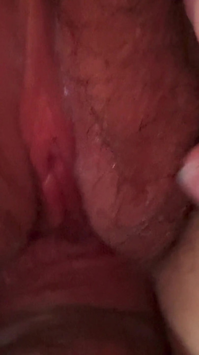 Must-see okamžik z "Creampie v její mokré drobné mladé kundičce - EXTREME Detailní"