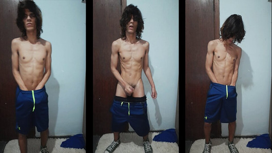 Spor salonundan döndüm ve vücudumu göstereyim dedim. twinks