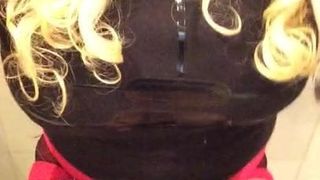 Zofe Lisa с новой женской маской и париком блондинки