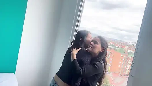 Lesbian lesbian hot lagi asik scissor sampai muncrat banyak banget