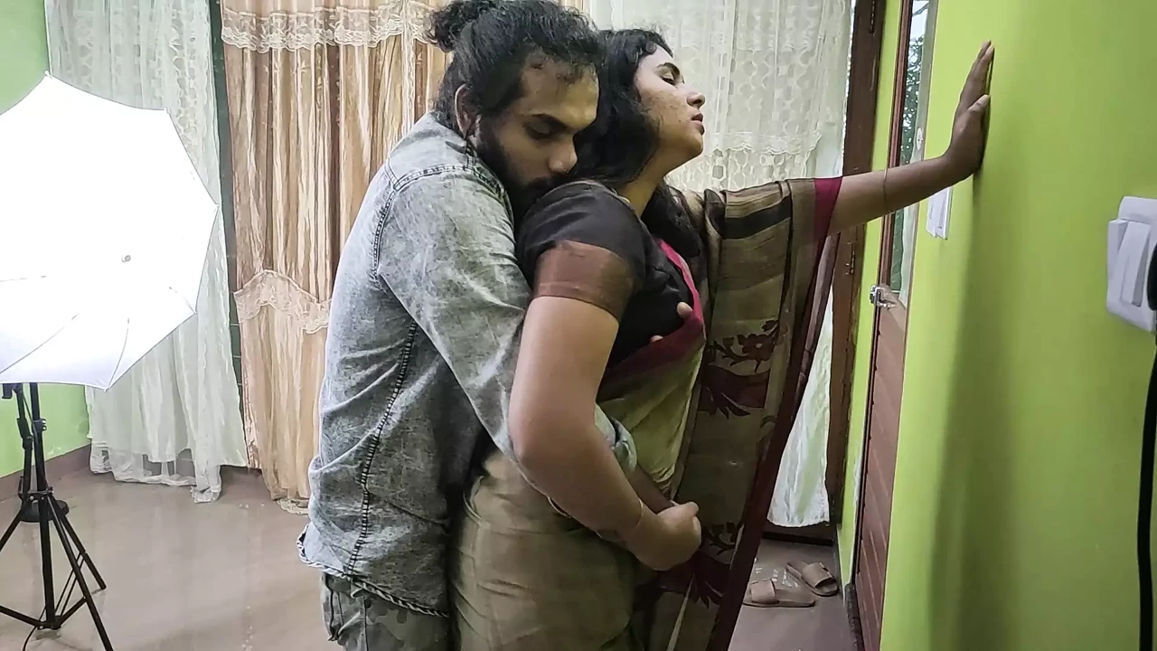 Vaishnavy ass lick in saree by Sharun Raj, Mallu couple hot saree ass romance, Hot girl ass kiss and rub by mallu boy, Romance