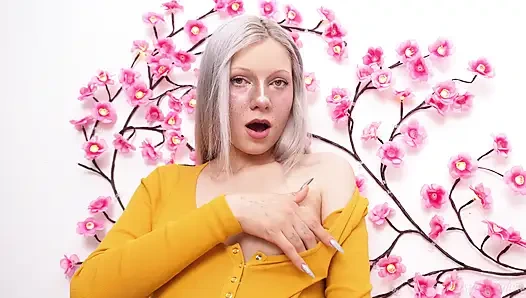 Люблю Когда Ты Смотришь На Меня - Мои Сиськи Любят Дразнить!