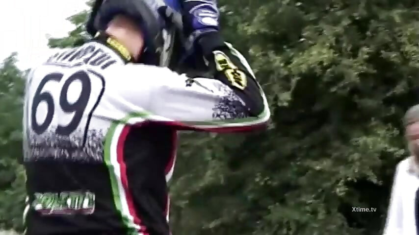 Une journée de motocross se transforme en bonne baise