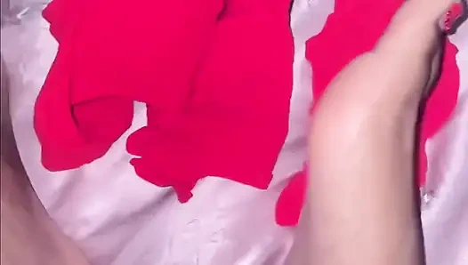 Duşta ve yatakta parmaklar