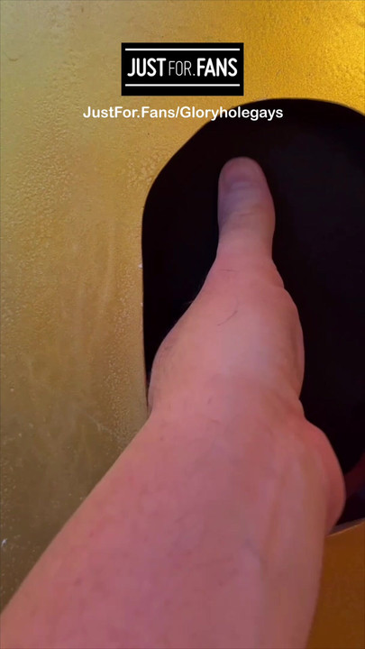 金色的寻欢洞年轻的岩石坚硬壮男先填满我的喉咙，然后绝对淹没饼干