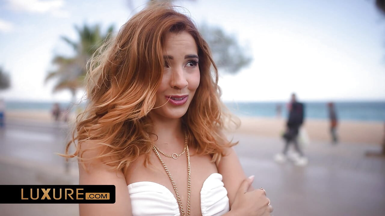 การเคลื่อนไหวตัวหนาของ Agatha