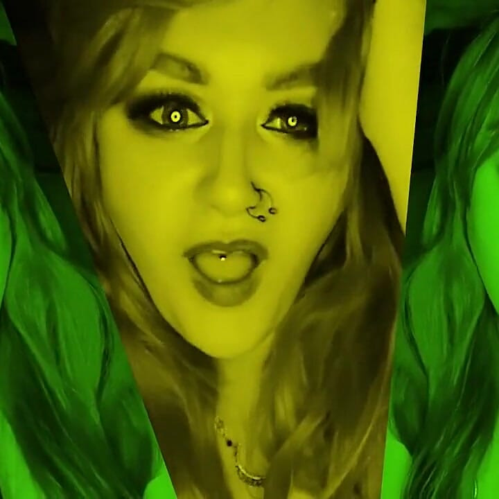 Profesyonel bir tanrıça lana gibi yarakları memnun etmeyi öğrenin