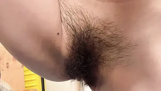 Pissen, spaß hana kann es kaum erwarten, darauf zu pinkeln, dass sich so gut anfühlt