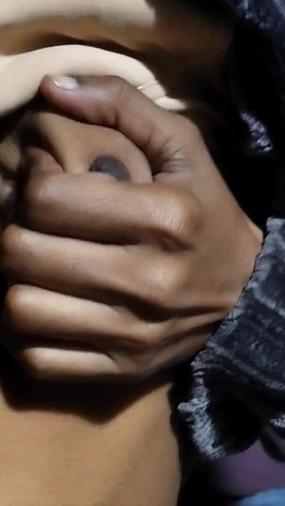 Bhabhi Apni Boobs Dikha Kar Peeni Bula Rahi Hai Devar Ko 🤤 | Clip 1