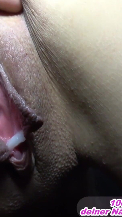 Sexe amateur en plein air sous le pont avec une ado allemande mince | Clip 2