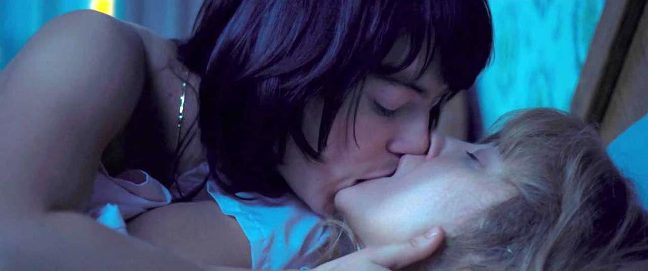Emma Stone Lesbo Sex on ScandalPlanet.Com