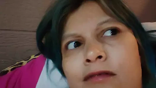 Lusi masturbates in front of other men on webcam while her spouse