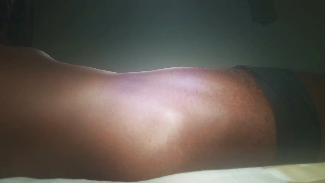 PRIVÉ MASTURBATIE GROTE ZWARTE LUL SOLO MAN CLOSE-UP humpin uit een enorme cumshot