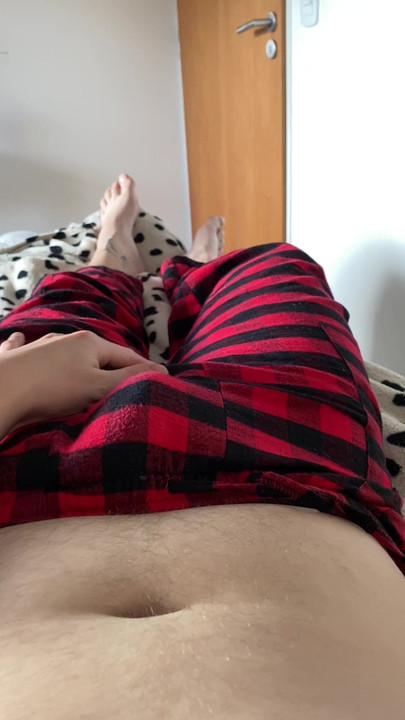 Do u want a sleepover with me?