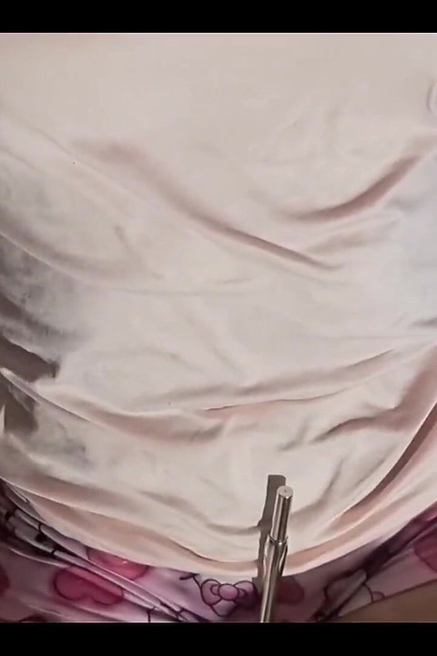 20 yaşındaki kız büyük göğüslerini İngilizce öğretmenine gösteriyor