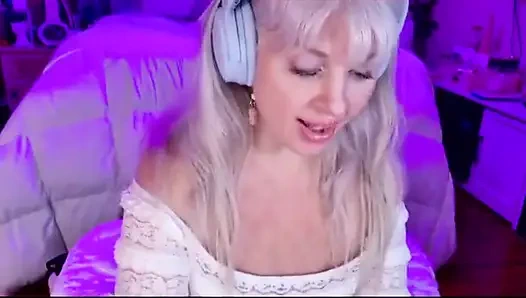 Pertunjukan webcam chillax si cewek hot rosie yang super hot