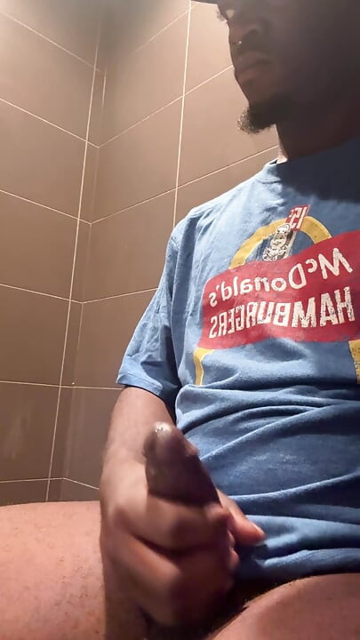 Mám nadržený ASF v práci a prostě jsem musel nechat tlustou tlustou krémovou nálož