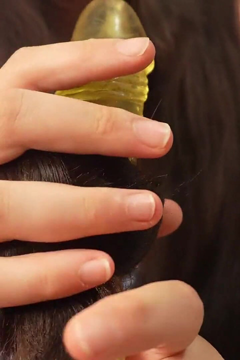 I Play with My Hair with a Dildo and I Tickle the Dildo with My Belly and Play with It Then I Sculpt My Hair and Make Asmr