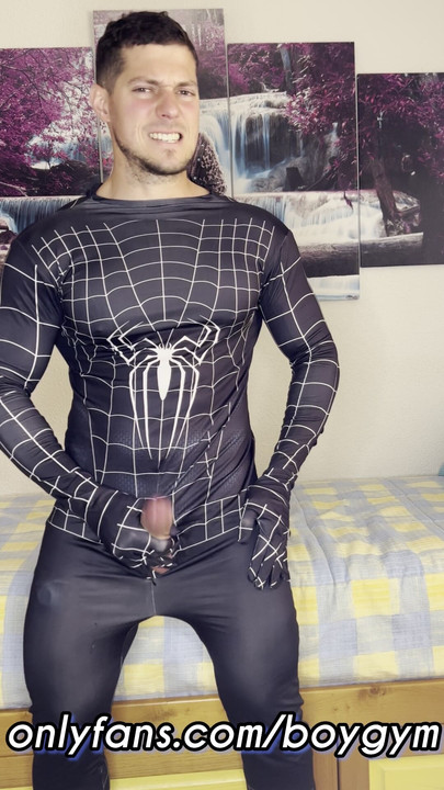 私のチンポはスパイダーマンスーツ💦で絶頂します