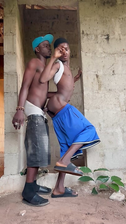Fuck My Pussy Brutha... Bish Me Out Before My Wife Gets Back