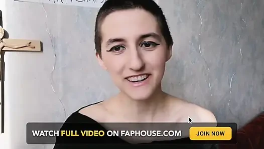 Açgözlü sürtük sana bağırıyor