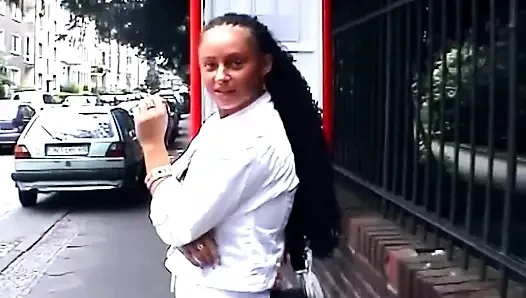 Esmer kadın yarak emiyor sonra sert biniyor