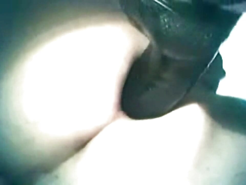 I worked my hole until the juice drips out of the cock.
