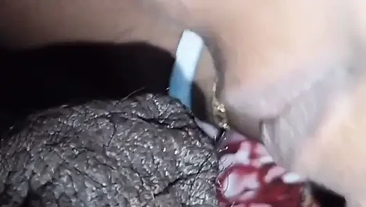 Desi bhabhi handjob dan blowjob