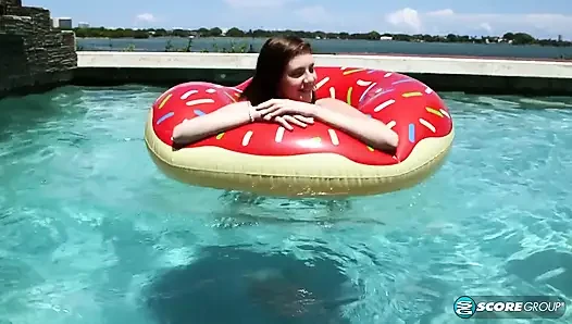 Blaire Ivory кончает до конца