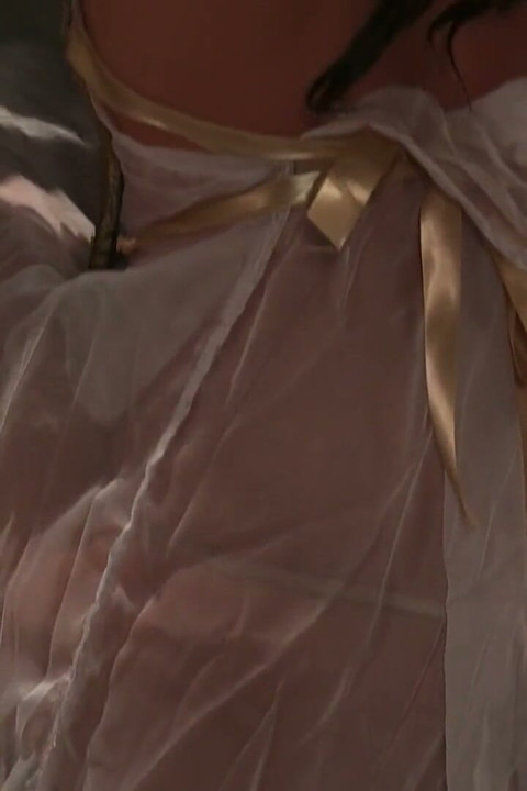 Süper kahraman gibi giyinmiş Heat_scene_2_a çift orta yaşlı seksi kadın içindeki kedi yavruları birlikte üçlü seks yapıyor.