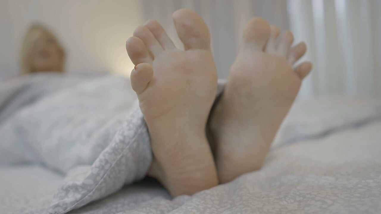 Blonde MILF Slowly Teases with Her Soft Soles
