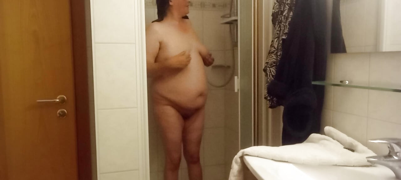 Hot shower, big curves and a lot of femininity...