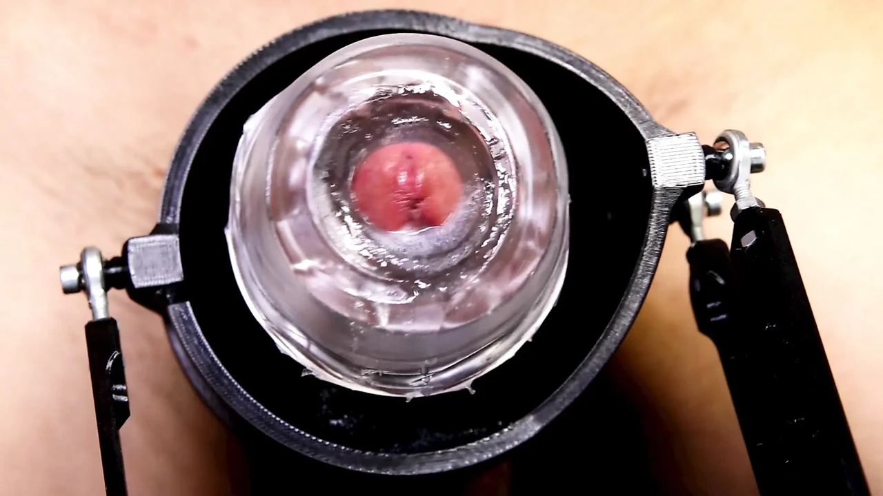 Testing a new penis sleeve and a silent masturbation machine