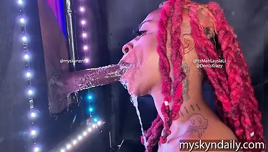 Tenggorokan cewek ini dientot habis-habisan sama kontol besar pria kulit hitam