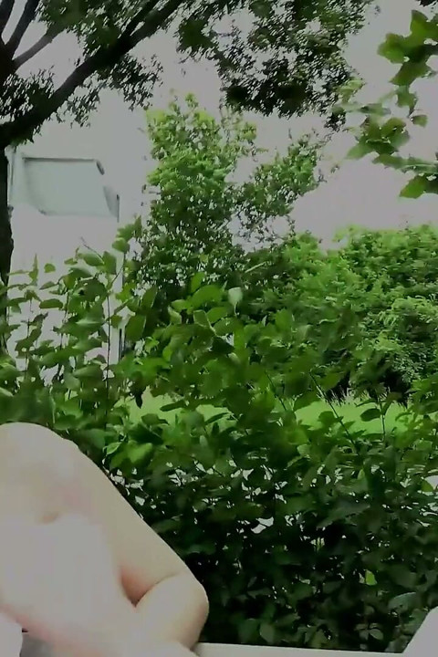 La plantureuse Lexi Montana à gros cul se fait sodomiser dans son premier porno