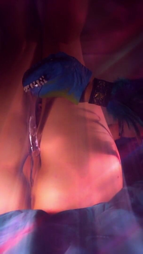 They're playing a weird game... A Perverted T-Rex nibbles her huge boobs and drools profusely on her pretty Juicy pussy | Clip 1