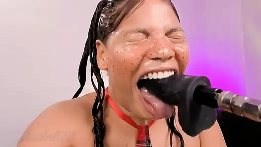 Ahegao Mein Gesicht der Lust ist so, mein nackter Körper wird nass und mein Mund sabbert