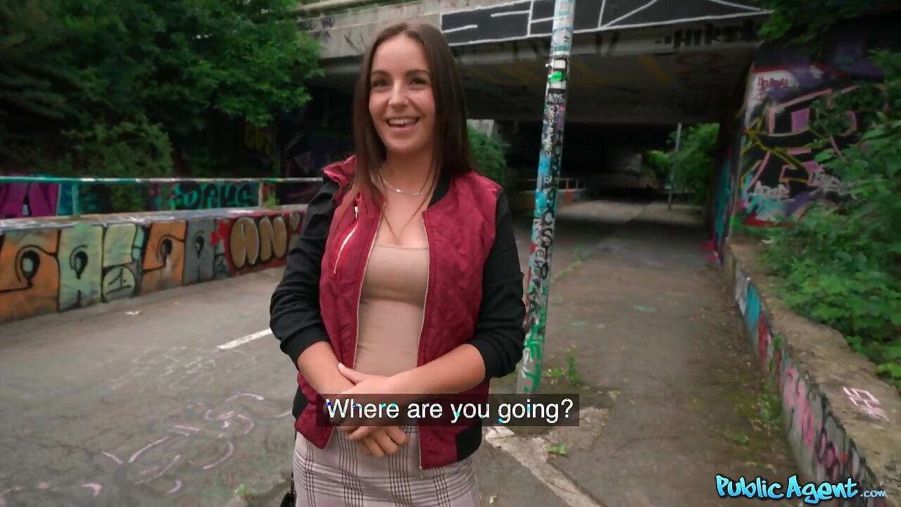 Public Agent - Lenna Ross Gets Pa'id to Take a Hot Facial