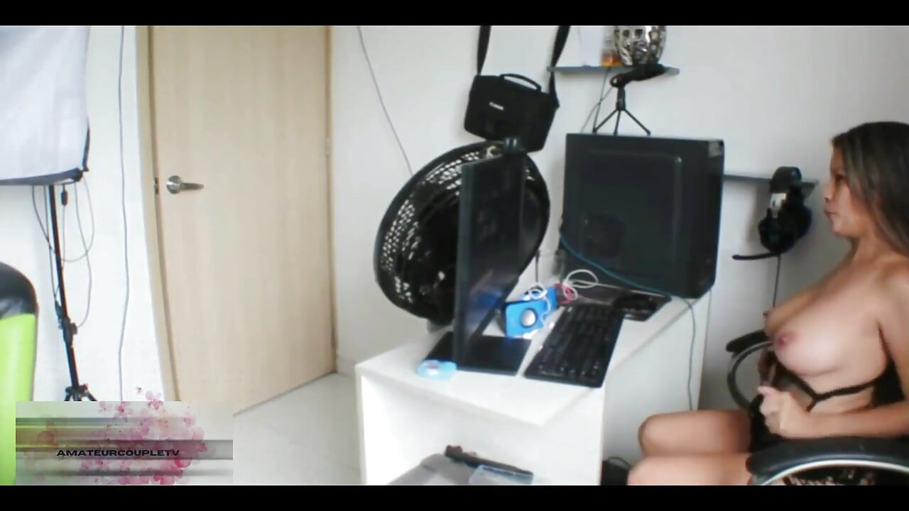 My Best Friend Gives Me Better Fingering Than My Boyfriend Ever Does with His Penis.