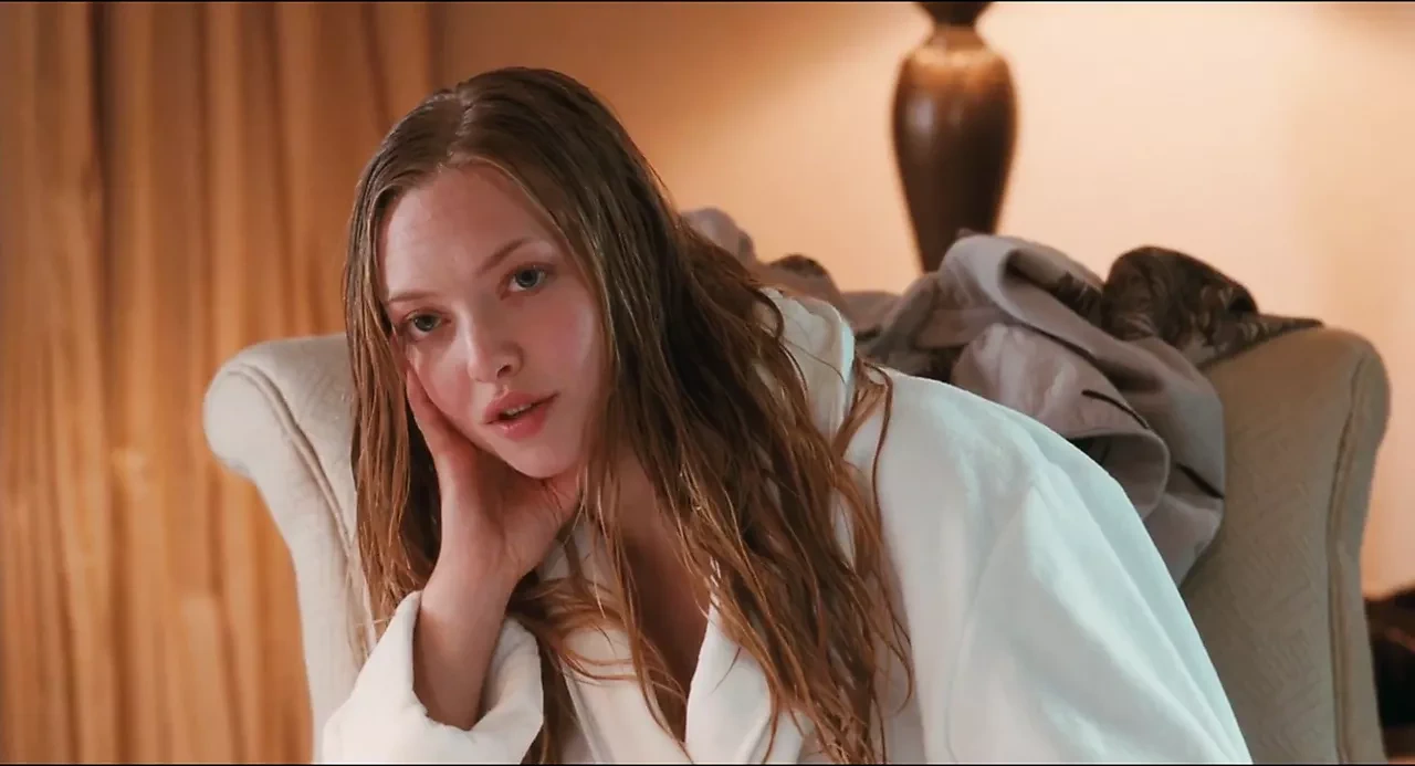 Amanda Seyfried和Julianne Moore - Chloe (2009)