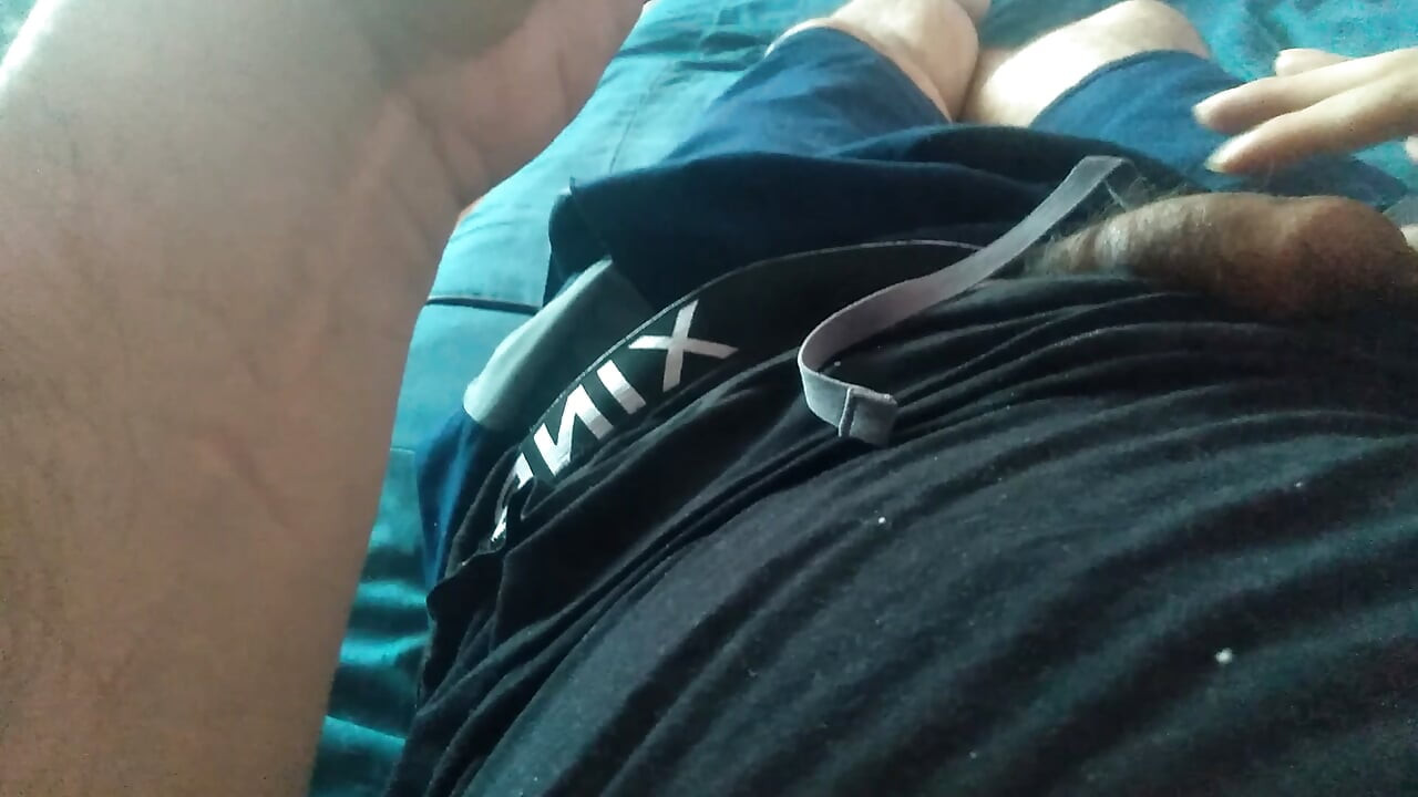 Tvoj kurac treba masturbirati rukama