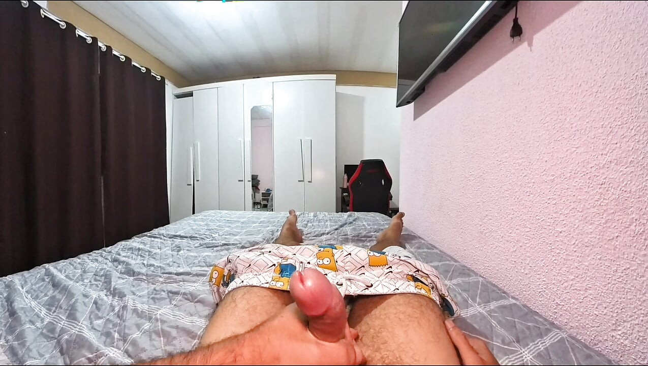 Jeg tok mannen til vennen min med en hard på xhamster, og vi hadde litt het sex