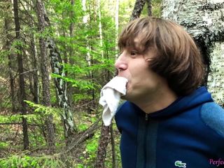Une inconnue aguiche, suce et baise brutalement dans la forêt