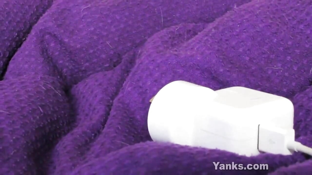 Chesty Anneka is masturbating while watching porn