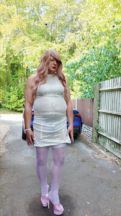 Crossdresser kellycd2022 in sexy white stockings and heels