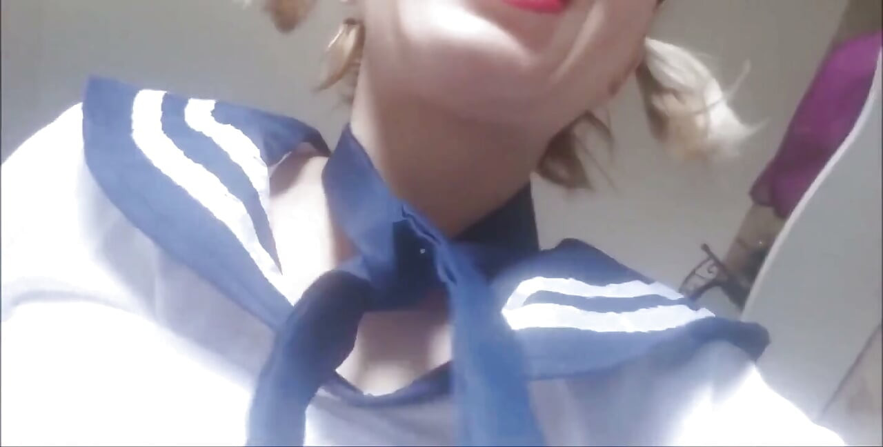 The Cherleader Loves to Provoke Your Erection with Her Pee