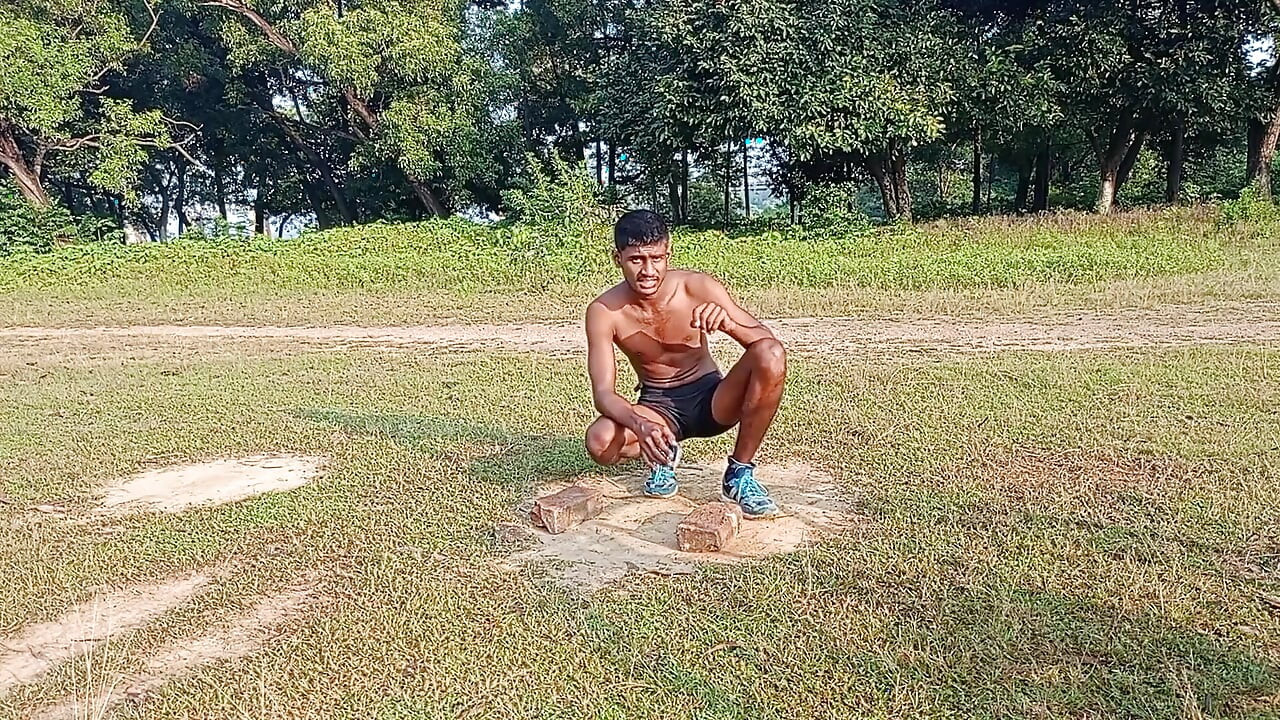Six Pack Banao or Apna Land Vi Majbut Karo Six Hai Too Land Majbut Hai