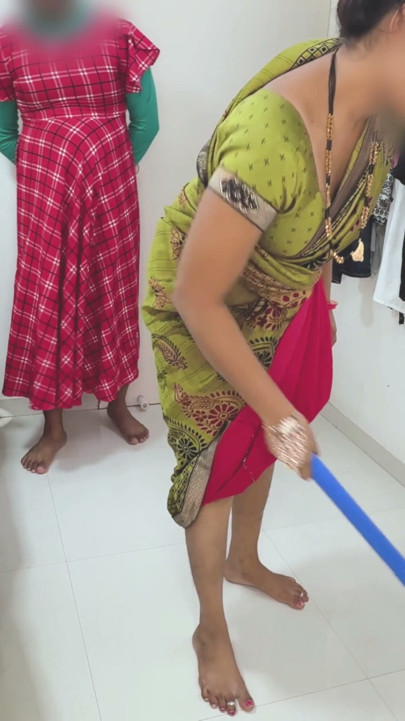 Komal's mistress turned out to be a lesbian and the maid played with her | Clip 1