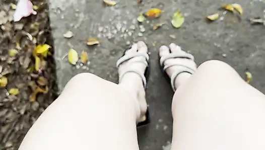 Kolombiyalı Kız Yolda Kamusal Yerde Mastürbasyon Yapıyor