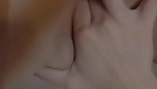 Porno izlerken bana dokunuyor